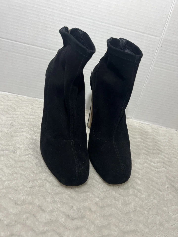 Botín al tobillo Brian Atwood para mujer talla 7 de gamuza negro con cremallera trasera. Foto 2 de 4