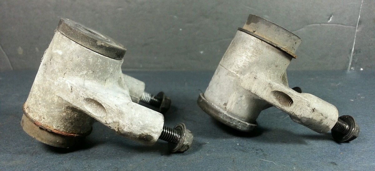 90 Kawasaki Ninja ZX600 ZX 600 Engine Motor Mount Bolts Bracket