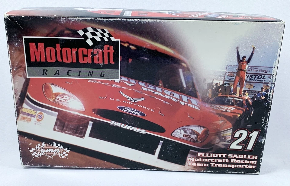 GMP  1:64 Elliot Sadler #21 Motorcraft Racing Team Transport #0511 - Image 2 of 4