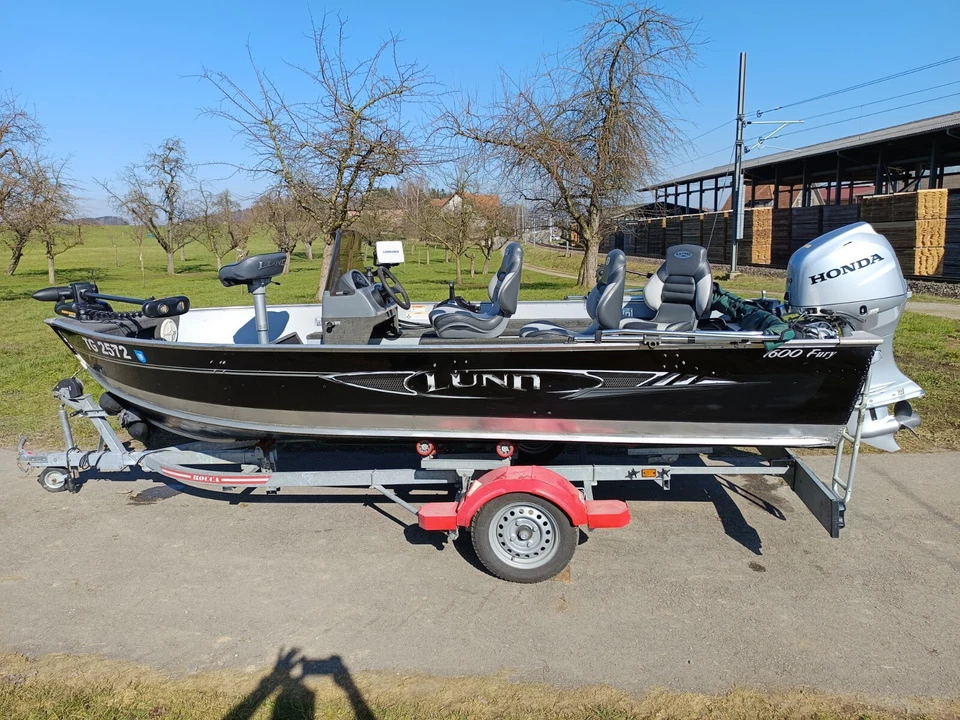 Angelboot mit Motor und Trailer Lund 1600 Fury