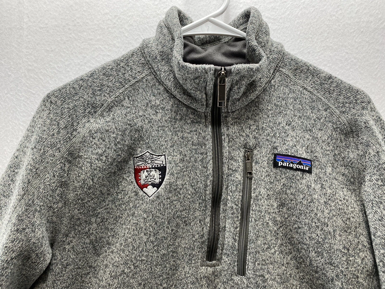 patagonia pullover fleece logo on chest jacket