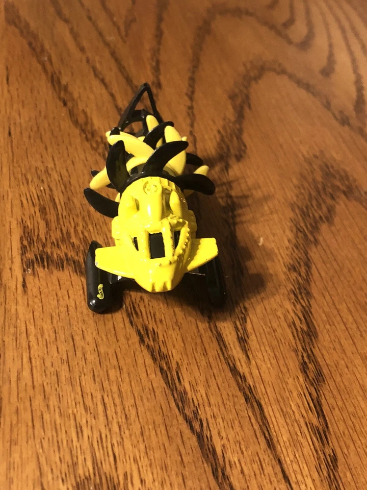 1998 Hot Wheels Ocean Blasters Fathom This Yellow and Black 1/64 Scale LOOSE - Image 2 of 4