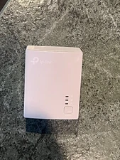 One Tp-Link 500 mbps Powerline Adapter TL-PA4010