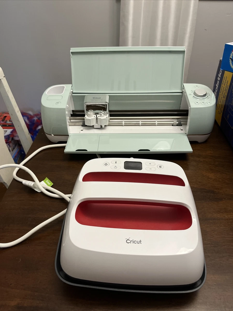 Walmart has a Cricut Air 2 Mint Holiday Bundle for $149