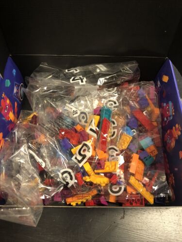 LEGO Lego Movie 2 Queen Watevra's Build Whatever Box set *please See Pics 70825 - Picture 3 of 4