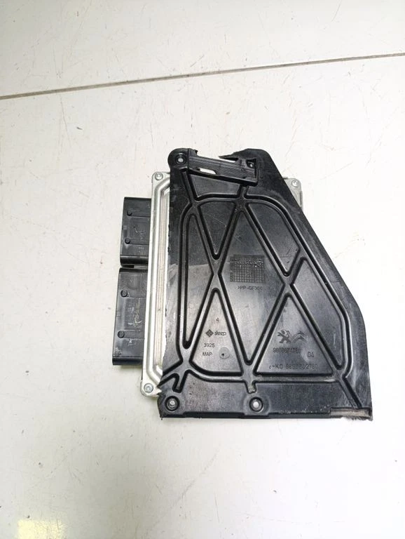 Peugeot 3008 I 2012 Diesel Engine Control Unit/Module 9832694580 120kW BOS111506 - Image 2 of 4