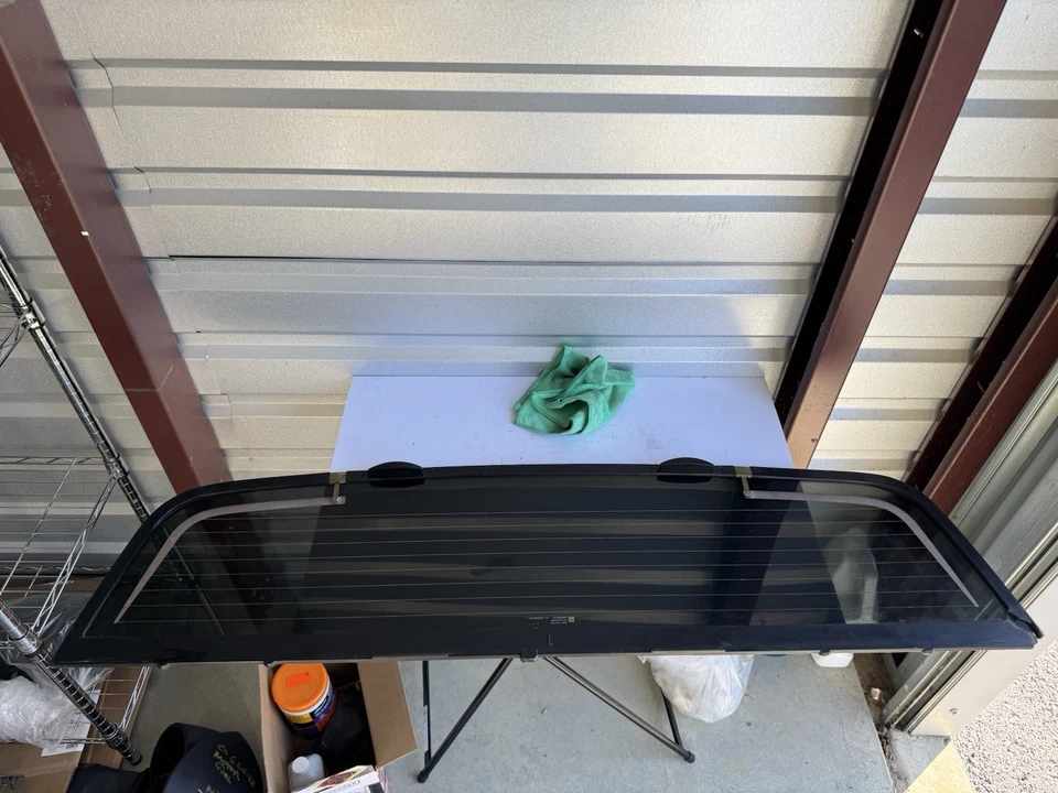 02-13 Chevy Avalanche Escalade EXT Heated Privacy Tint OEM Back Glass Window - Image 2 of 4