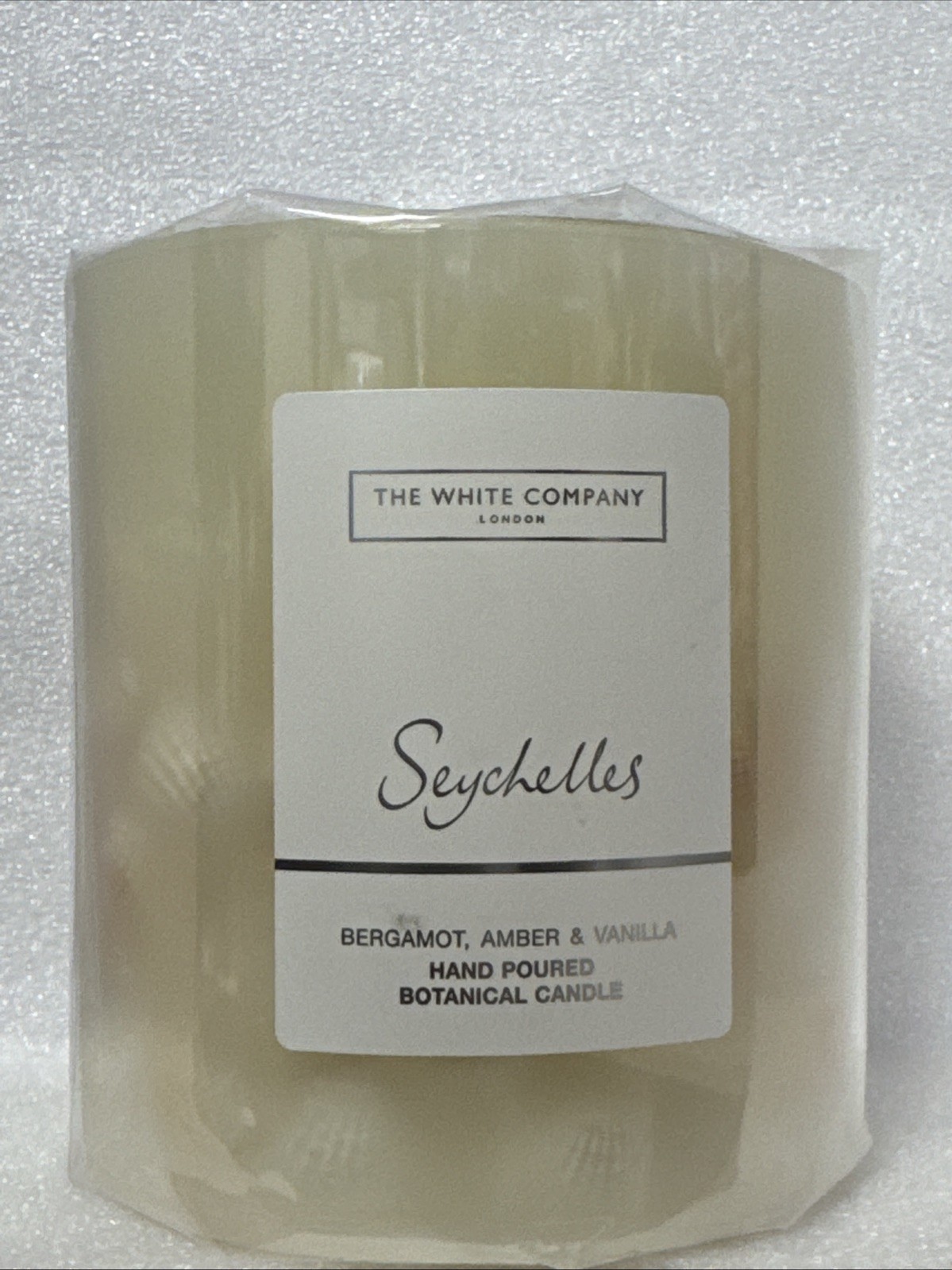 The White Company  Hand Poured Botanical Candle 725g Seychelles Sealed Medium