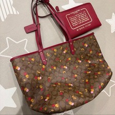 coach reversible tote bag cherry pattern red 3a
