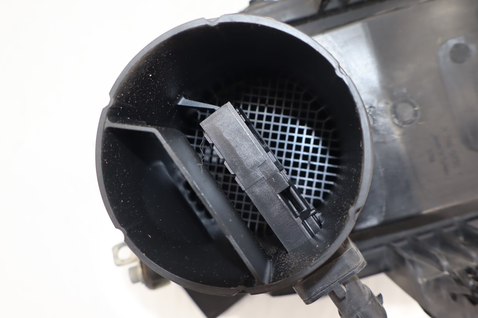 ✅ 2014-2017 MASERATI GHIBLI S RIGHT PASSENGER SIDE AIR CLEANER FILTER BOX OEM.