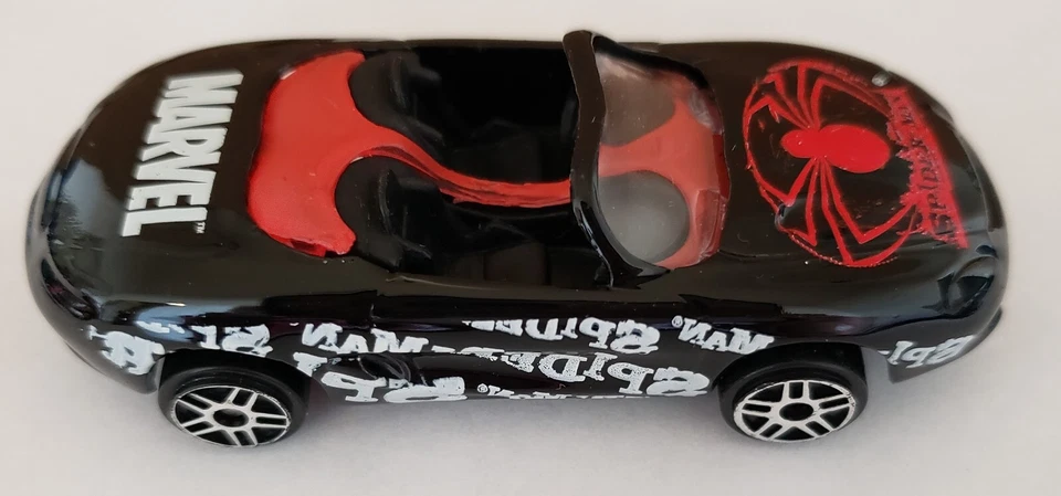 Coche diecast Maisto Marvel Spiderman Mustang Mach III 2005 Foto 2 de 4