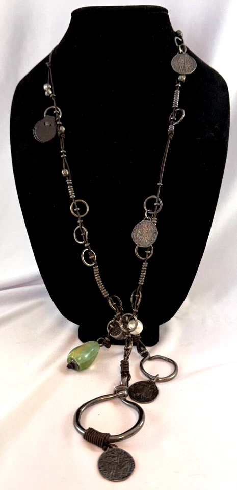 UNO de 50 Collar Largo Lariat Colgante Cuero Monedas Dijes Verdes