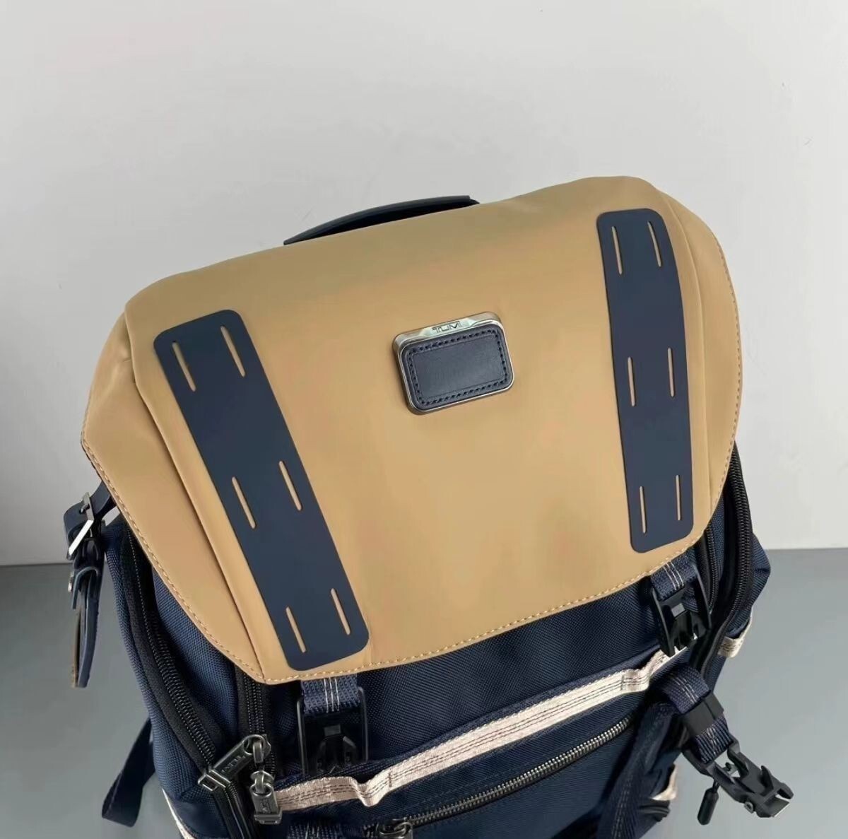 TUMI ALPHA BRAVO Expedition Flap Backpack Navy & Beige TUMI ALPHA BRAVO Expedition Flap Backpack Navy & Beige
