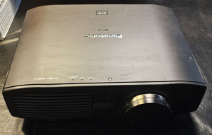 Panasonic PT-AE7000U 3D Projector Full HD 3D