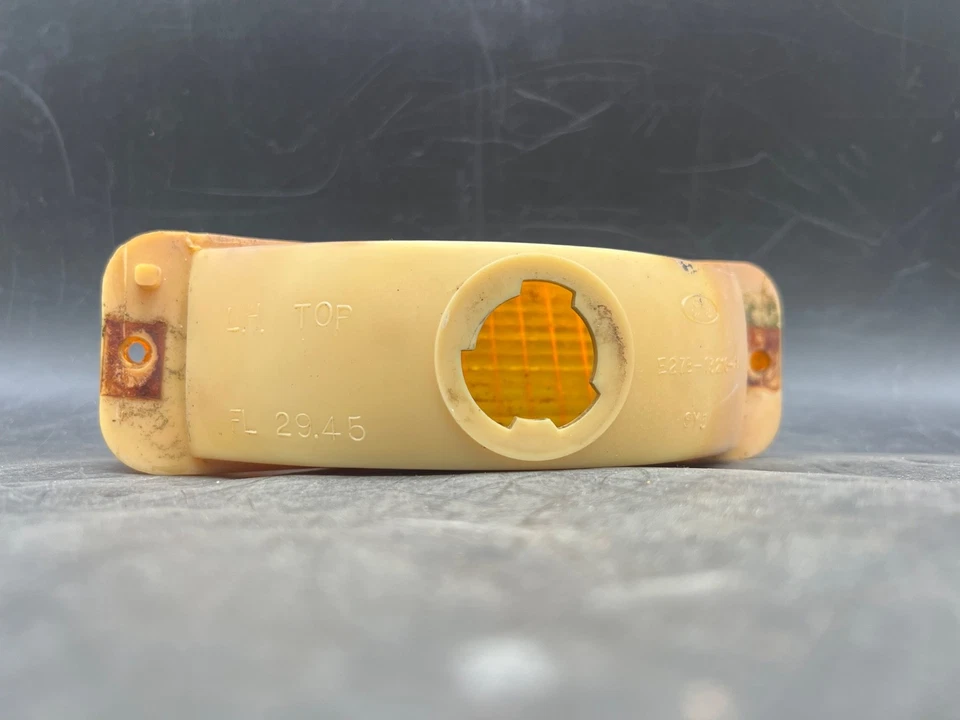 Carcasa intermitente delantero izquierdo Ford Ranger 1983-1988 OEM E27B-13216-AA Foto 3 de 4