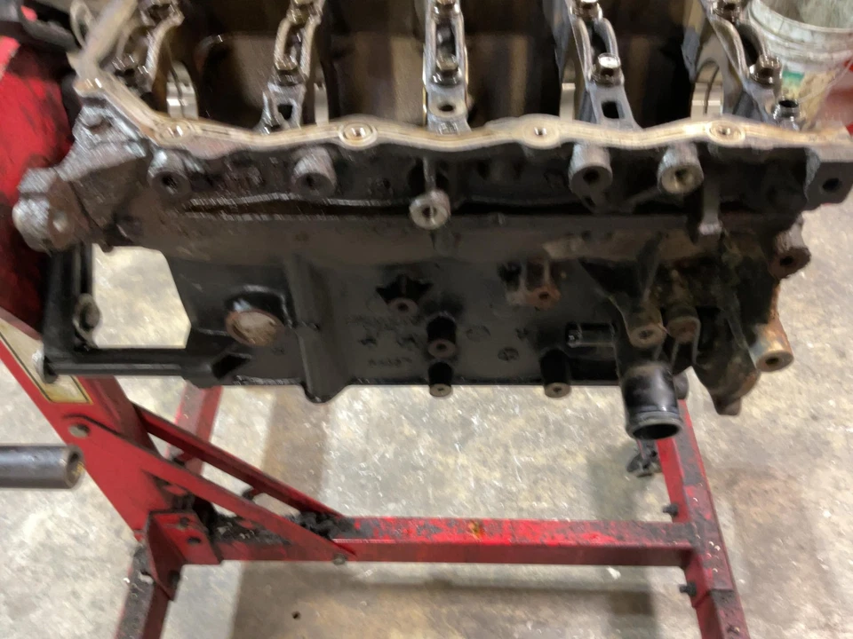 Jeep TJ Wrangler OEM 2.4L 4 Cylinder Engine Motor Block 2003 2004 049807 - Image 2 of 4