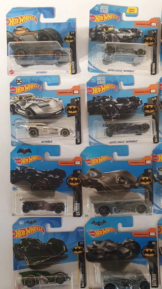 LOTTO 30 MODELLINI AUTO HOT WHEELS SERIE BATMAN - BAT MAN - Immagine 3 di 4