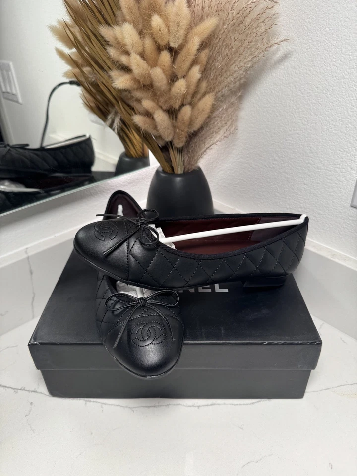 CHANEL Black Quilted Leather CC Cap Toe Bow Ballet Flats Size 38 EU Us 8 - Image 3 of 3