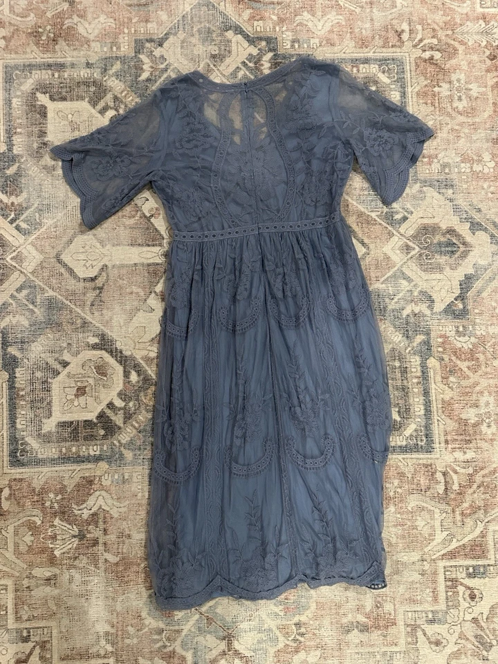 Vestido maxi maternidade rosa blush azul renda malha tamanho médio manga curta sino - Imagem 2 de 2
