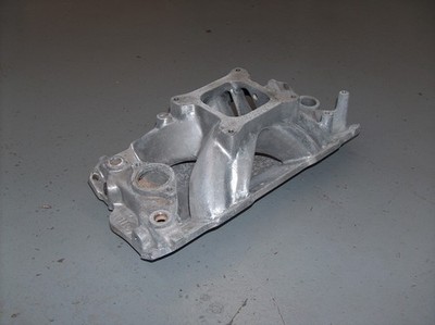Holley Strip Dominator SBC Air Gap Aluminum Intake Manifold 300-25 Chevy