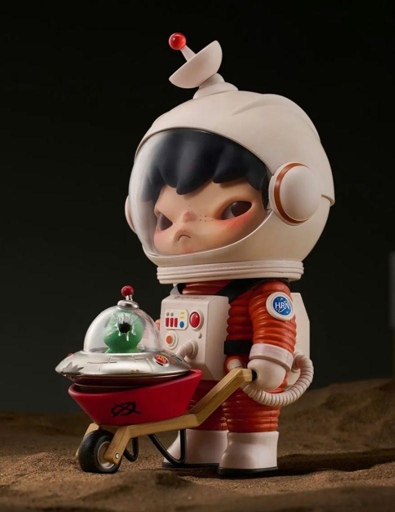 POP MART Figurine Hirono Search for Aliens