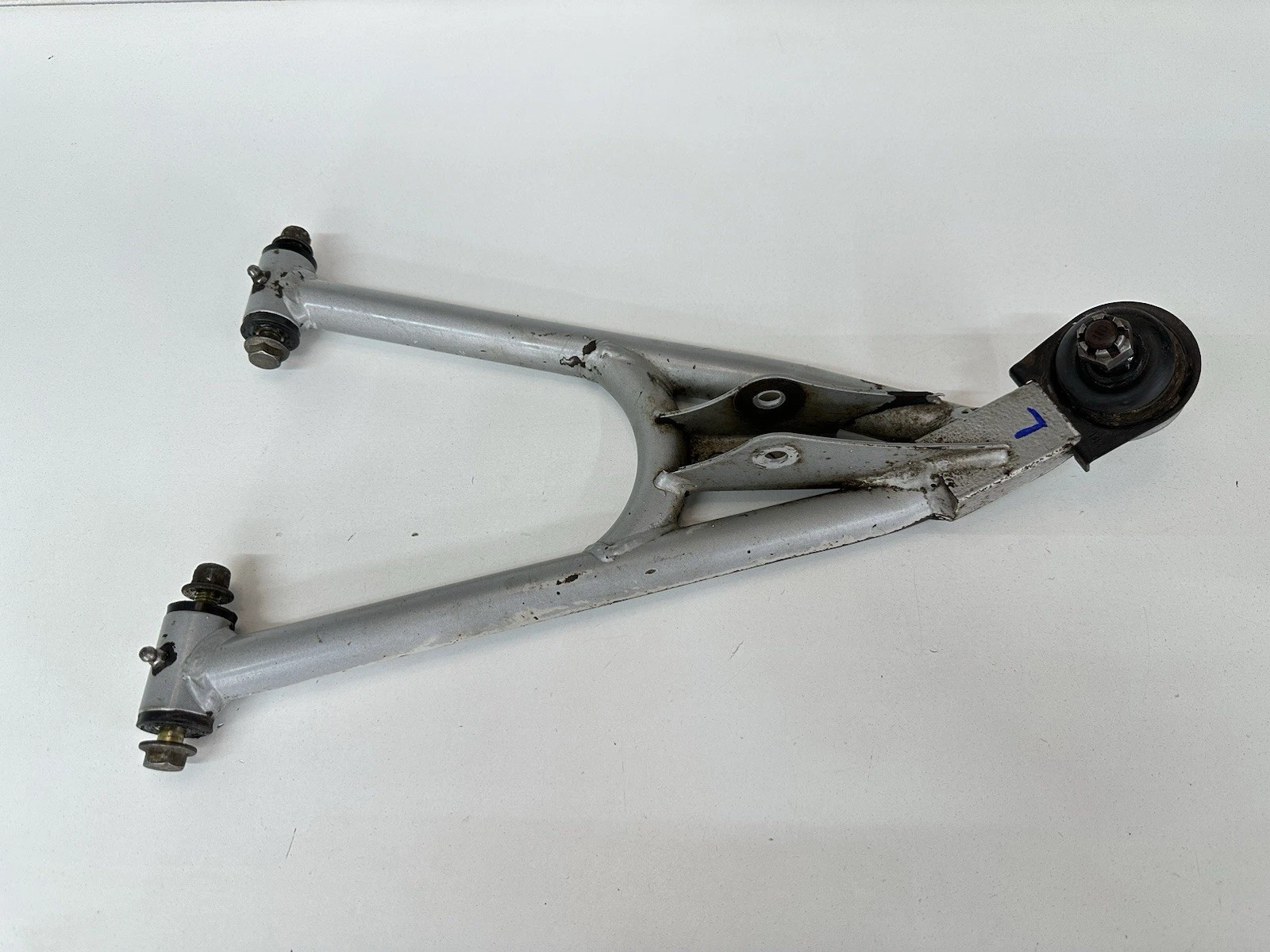 00 01 CAN-AM BOMBARDIER DS650 DS 650 LEFT LOWER STEERING CONTROL A ARM 706200124