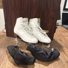DBX Classic White Figure Skates Girl s Skate Size 4 Excellent