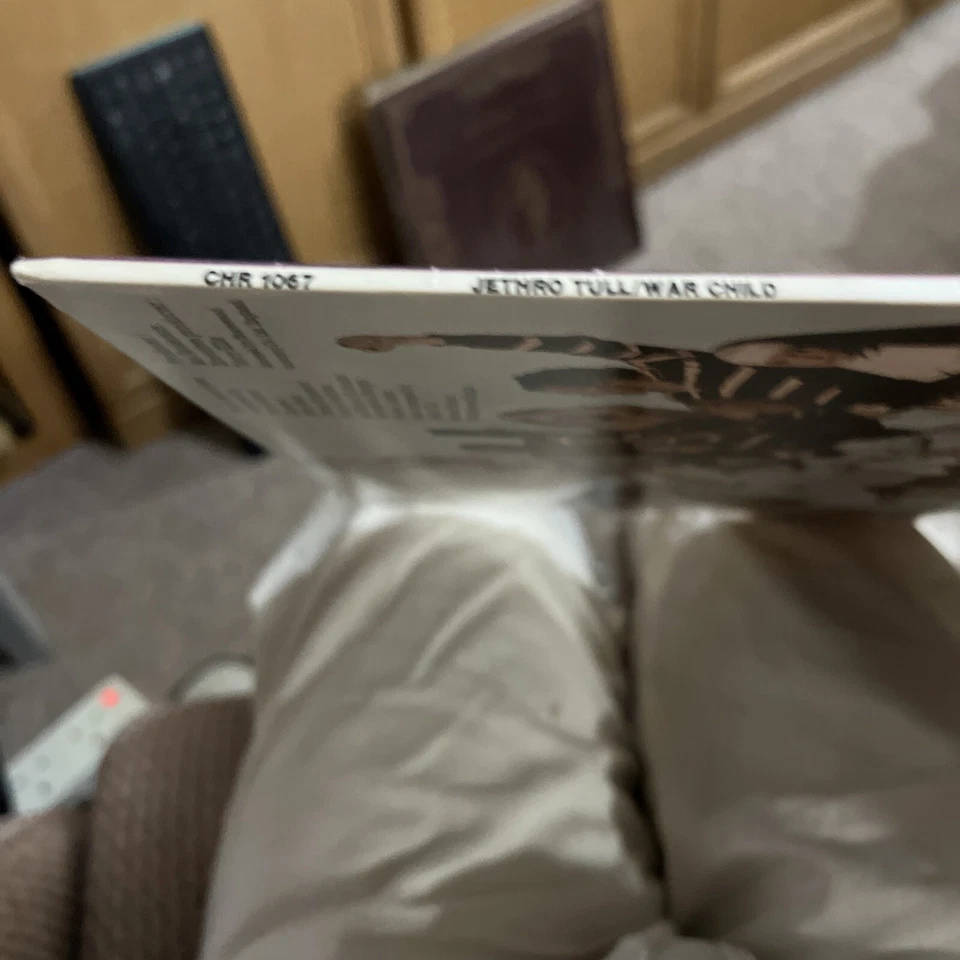 Jethro Tull 'War Child' on CHR 1067 from 1974. V NM, excellent sleeve - Image 2 of 4