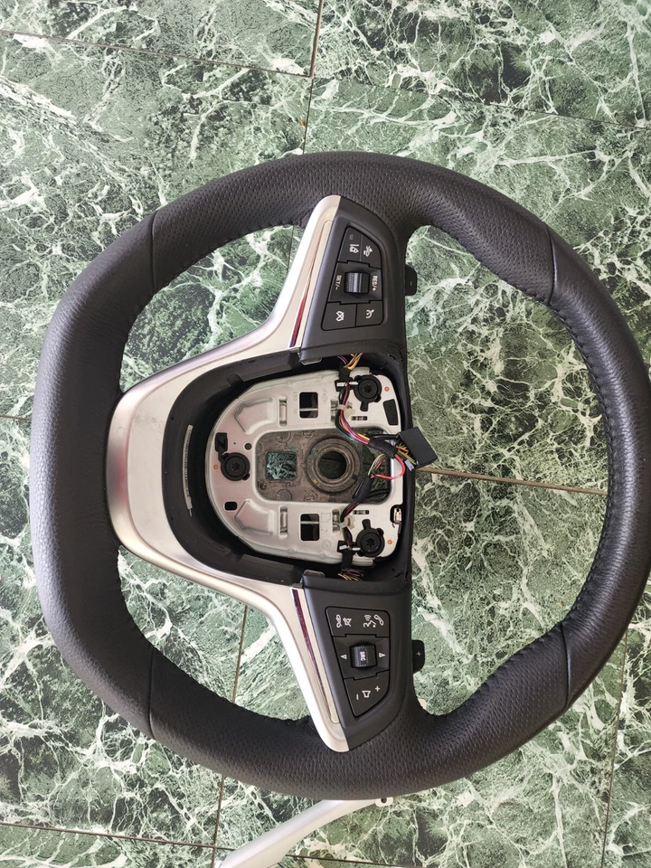 Chevy SS 2017 volante Foto 2 de 2