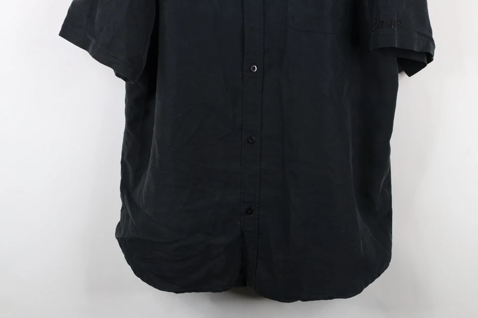 Camisa masculina vintage Asics grande desbotada soletrar manga curta colarinho botão preta - Imagem 3 de 4