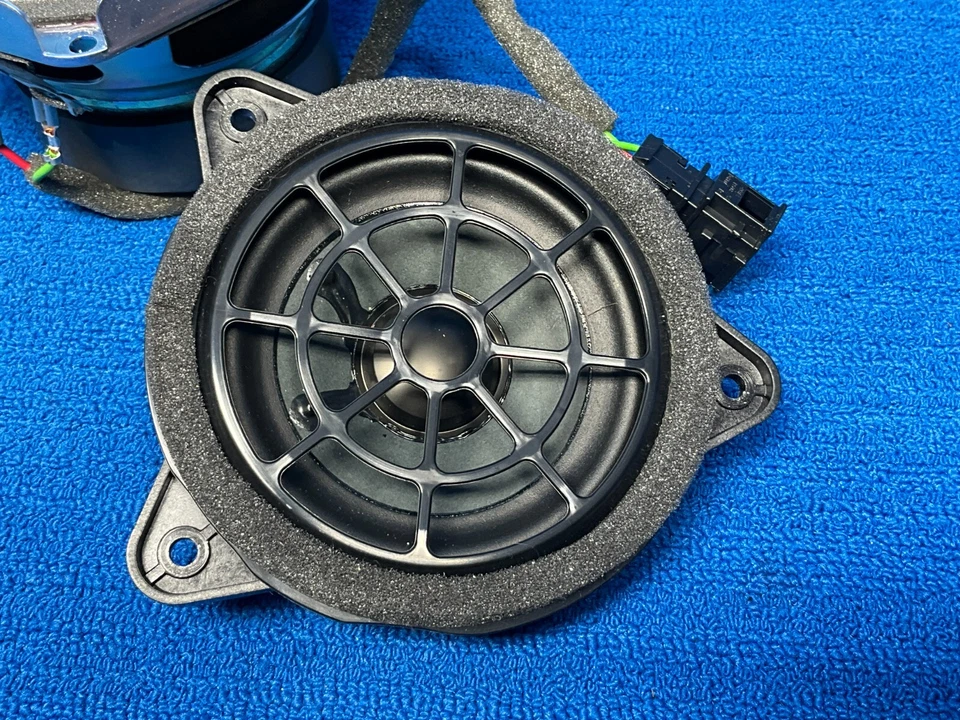 2017 - 2023 奥迪 Q7 4M 前左或右门扬声器 BOSE 原始设备制造商 — 第 2/4 张图片