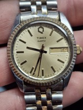 Timex Q Quartz Two Tone Mens Vintage 1980s Quartz Watch Retro Classic