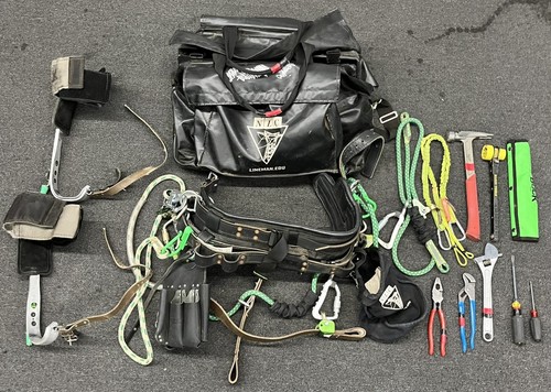 BUCKINGHAM CLIMBING GEAR SET W/ HARNESS & ACCESSORIES (MVP038457)
