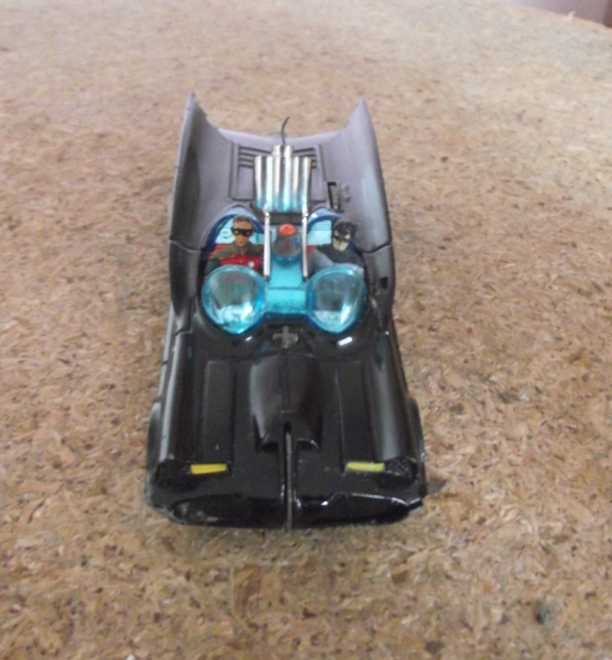 What's inside a mint corgi 267 Batmobile instructions pack