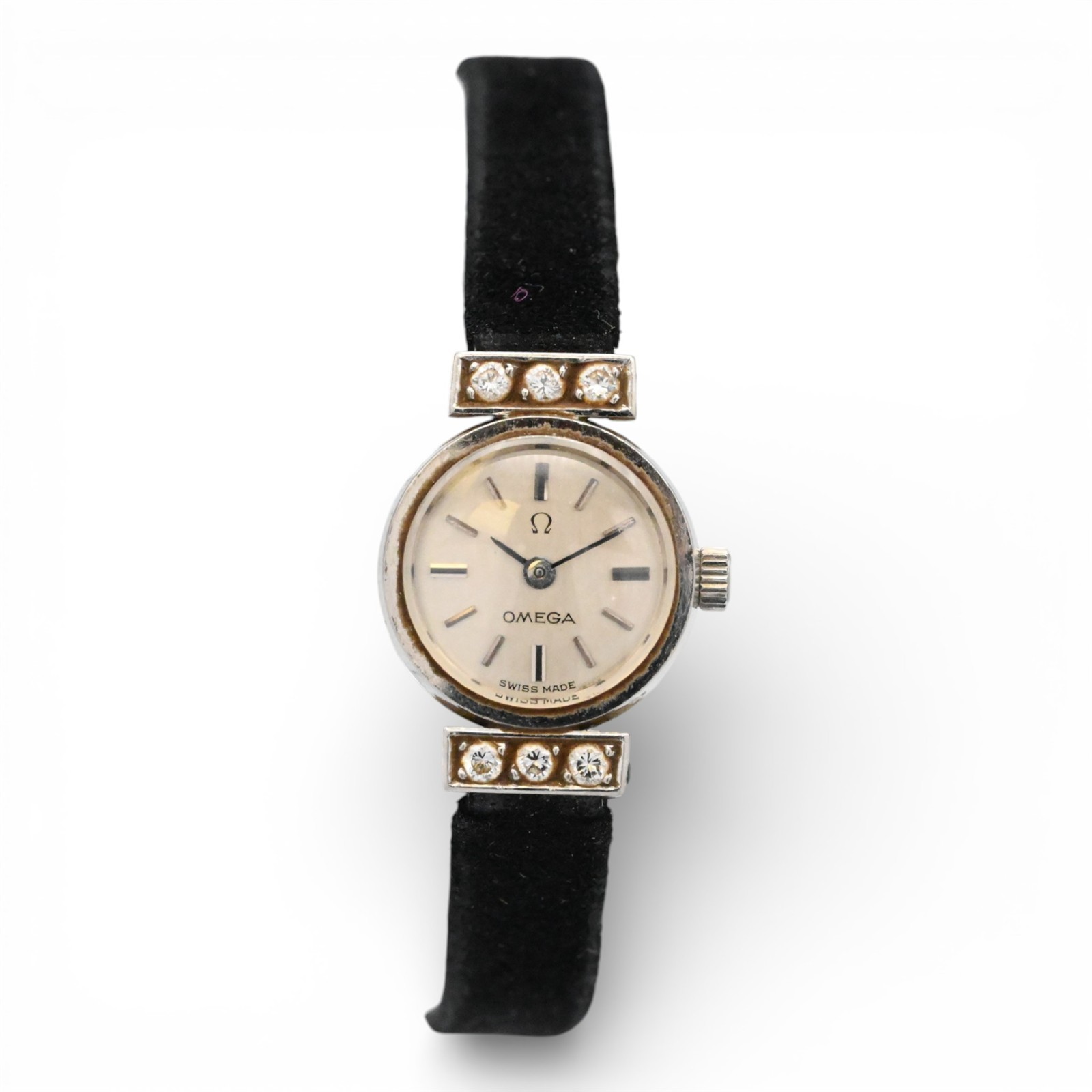 MECHANICAL WHITE GOLD LADIES 17J DIAMOND OMEGA VINTAGE COCKTAIL 18K WRISTWATCH - vintagewatches.pk