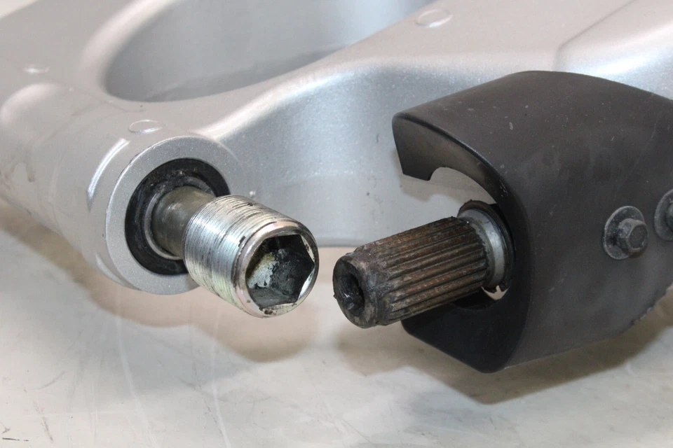 06-13 YAMAHA FJR1300A ABS OEM BRAÇO OSCILANTE TRASEIRO SUSPENSÃO TRASEIRA BRAÇO OSCILANTE - Imagem 4 de 4