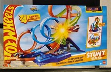Hot Wheels HXT06 4-Loop Crash Out Track Set, ...