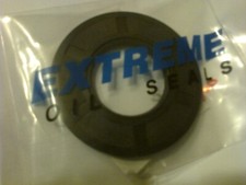Suzuki GSF600 Bandit  / GSX600F front sprocket engine oil seal  (FAST POST)