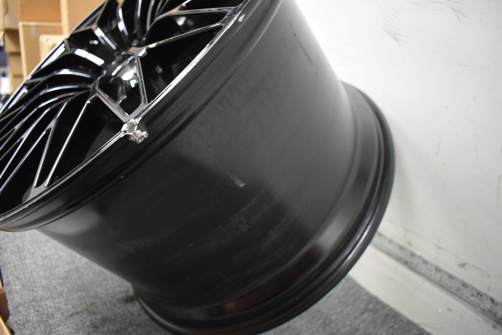 LAMBORGHINI AVENTADOR WHEEL RIM 13X21 FACTORY OEM