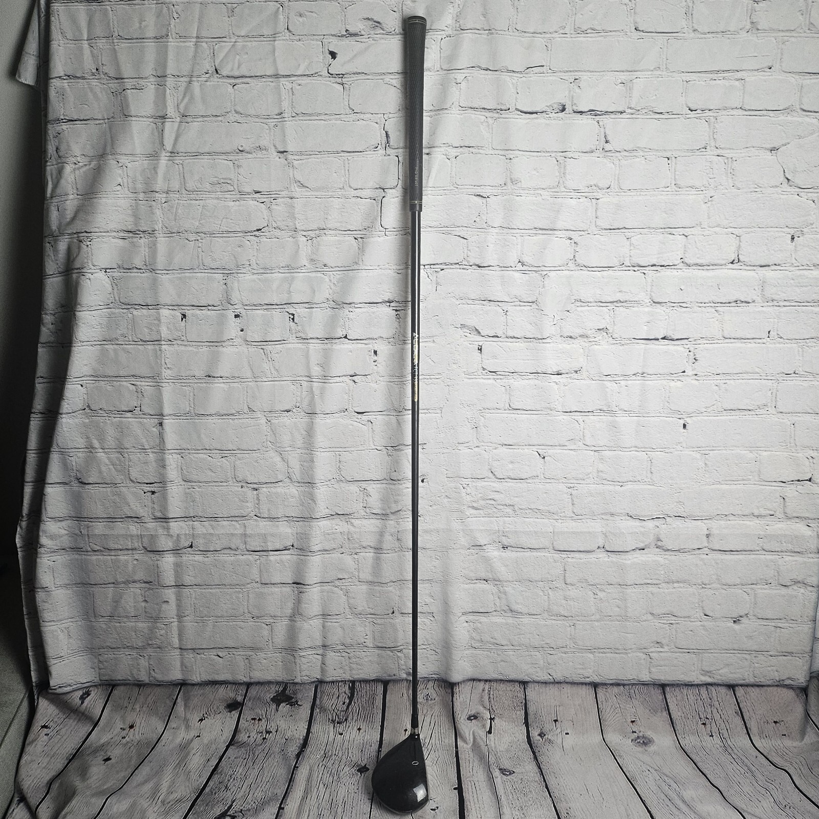 Vectra Titanium Pro Series 10* Driver RH Intemediate Flex Aldila Graphite Shaft