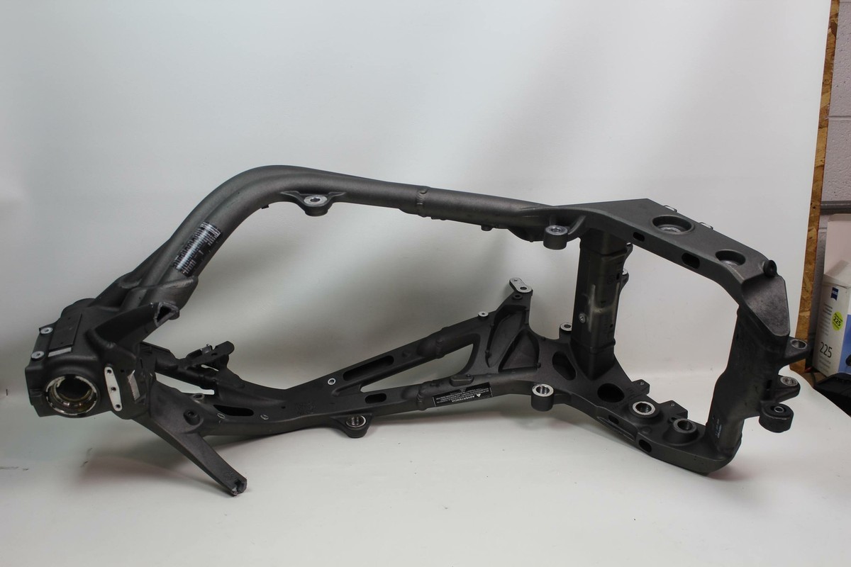 Triumph Speed Triple 1050 R 2016 Main Frame Chassis DAMAGE SLVG