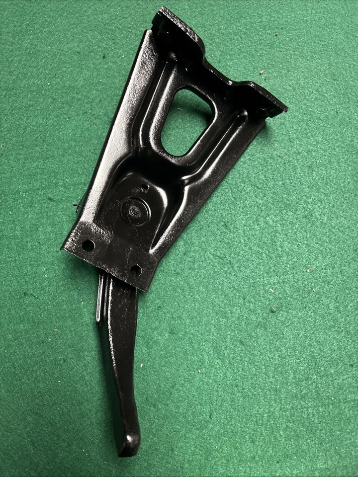 1965 Pontiac GTO trava de capô braço oscilante Lemans Tempest - Imagem 3 de 4