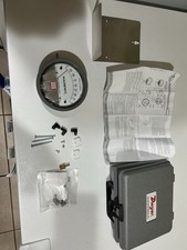Dwyer 2002 Magnehelic Differential Pressure Gauge 0-.2" W.C.