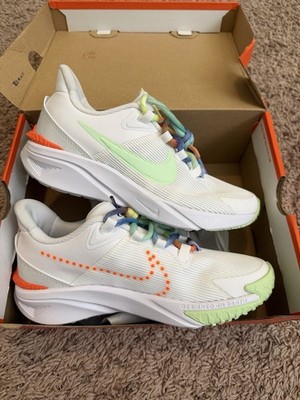 Nike Star Runner-4 NN SE (GS) Kids White Multicolor Sneakers size 4 New In Box 