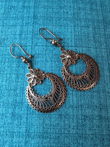 Beautiful Signed Sterling 925 Silver Spun Filigree Crescent Moon Dangle Earrings - Picture 5 of 10
