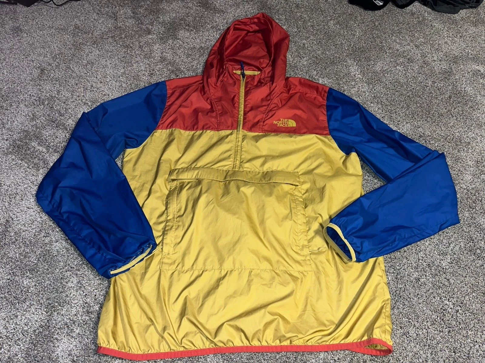 The North Face Mens L Colorblock Windbreaker Kangaroo Pocket Folds Into Itself