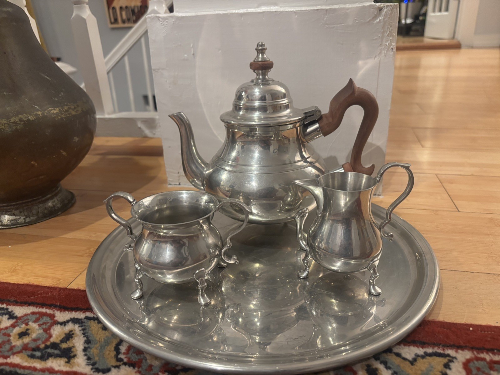 Williamsburg 3-pc Stieff Pewter Tea Set w/Étains du Manoir Pewter Tray 