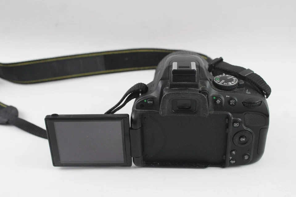 Nikon D5100 DSLR Digital Camera Working w/ Nikon AFS Nikkor 18-55mm F/3.5-5.6 - Image 4 of 4