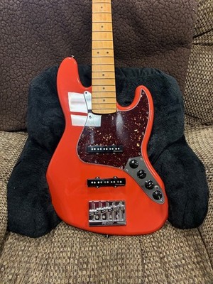 Fender Jazz Bass Player Plus Series 5 String Fiesta Red w/ Noiseless Active PUPS