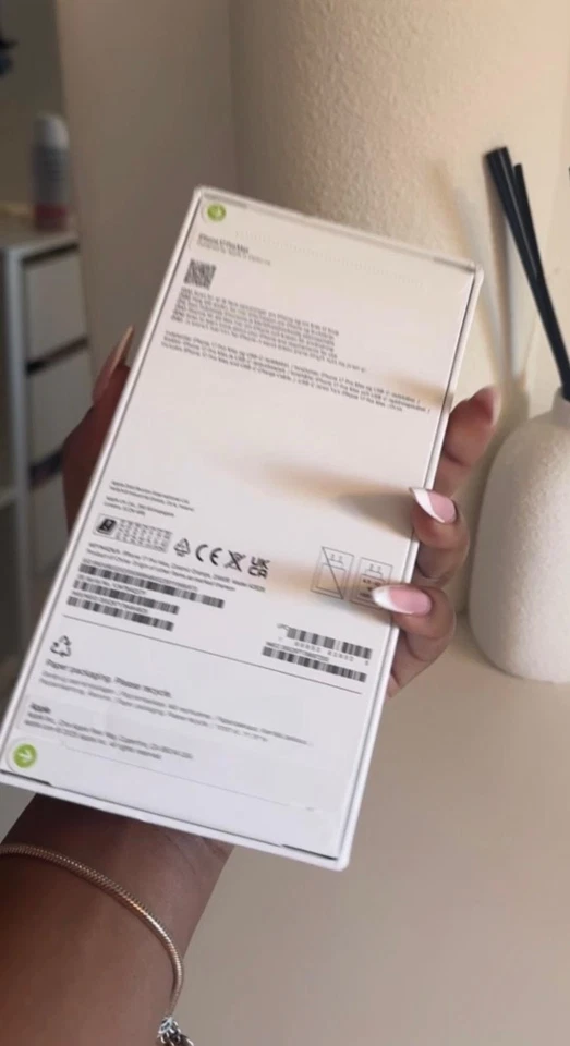 Apple Iphone 17 Pro Max 256gb Orange Unlocked Warranty New Sealed In Box UK - Image 3 of 3